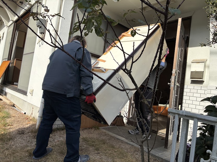 愛媛県｜松山市｜古い冷蔵庫の処分｜プロにお任せ！お手軽に回収依頼を。