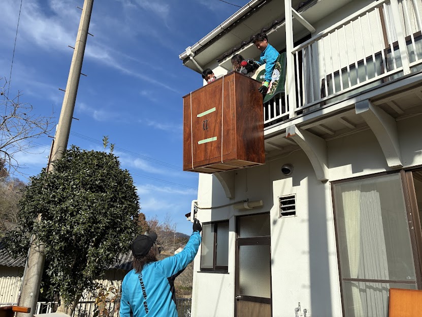 松山市での家具回収、安心のお手伝い！片づけGOGO