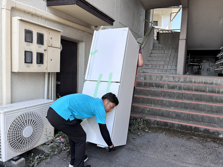 【松山市の不用品回収】大きい冷蔵庫の処分も安心してお任せ！